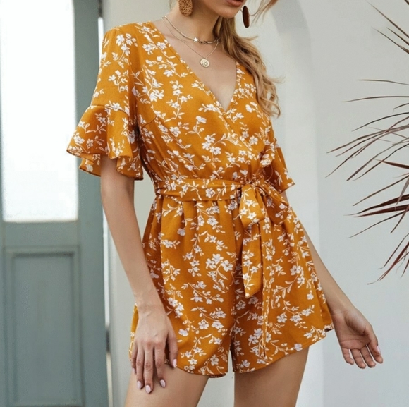 Floral Romper Jumpsuit - Picture 2 of 6
